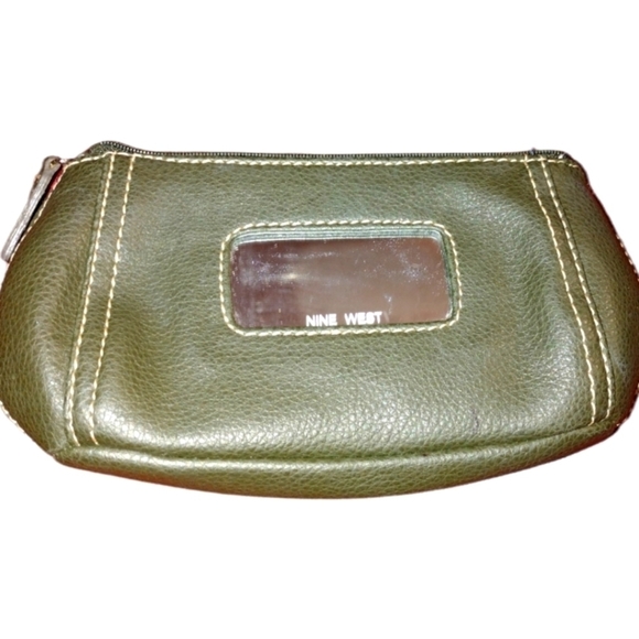𝅺GREEN Nine West Wallet/Wristlet no strap - Picture 2 of 7